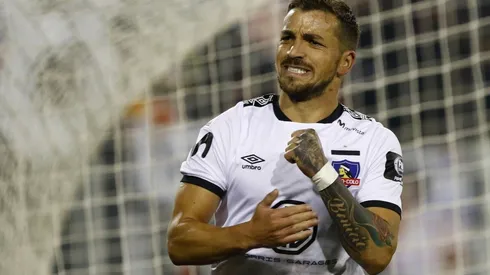 Gabriel Costa celebrando un gol de Colo Colo