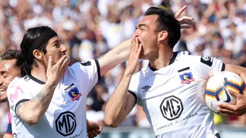 Suazo y Valdés celebran a lo indio en el clásico
