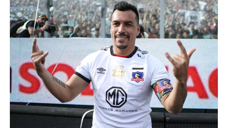 Esteban Paredes quiere alargar su carrera