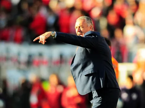 ¿Cómo juega Gustavo Alfaro?