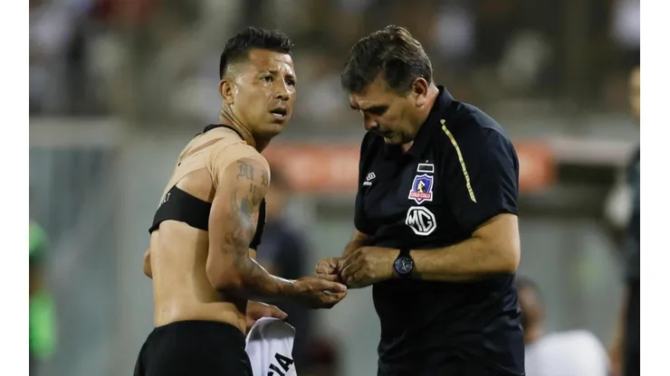 Valencia terminó con complicaciones el partido