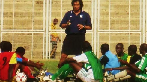 Rodolfo Zapata, el exótico y patiperro entrenador argentino que se ofreció a Colo Colo