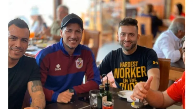 Esteban Paredes se va almorzar con Jaime Valdés
