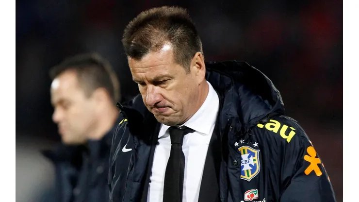 Dunga es una de las opciones que pone el representante de Scolari en la mesa