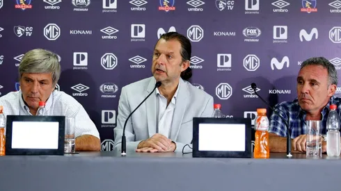 Colo Colo busca nuevo DT