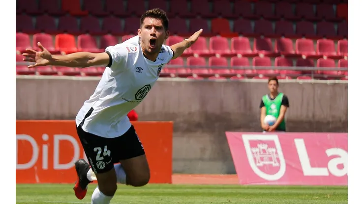 César Fuentes celebra el gol del triunfo