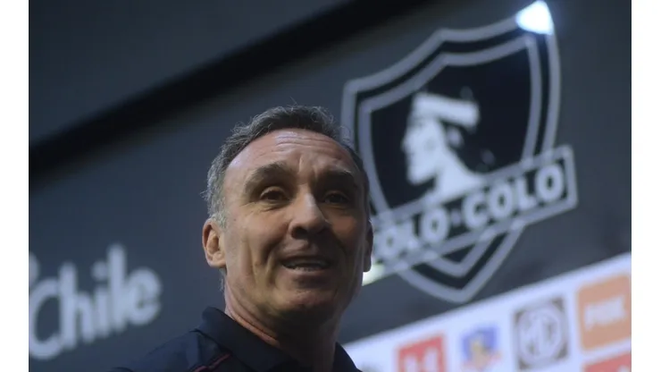 Espina está en Brasil junto a Mosa y Mayne-Nicholls para cerrar el arribo de Scolari.