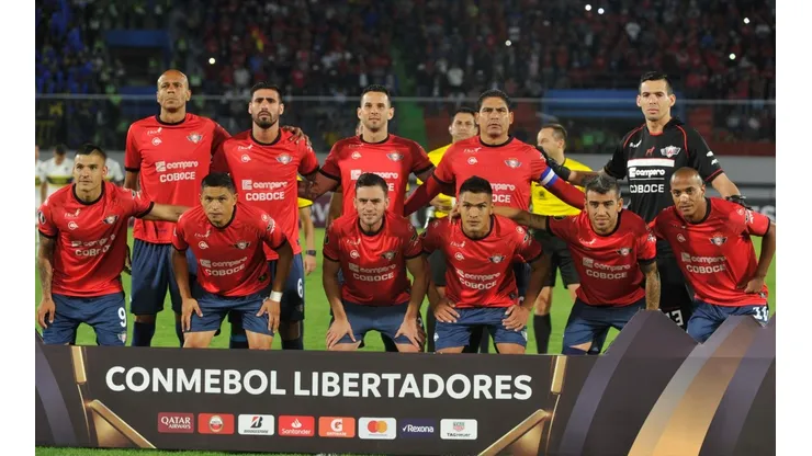 Jorge Wilstermann, primer rival del Cacique