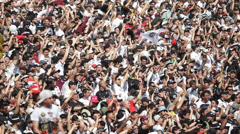 Hinchas albos fueron agredidos en Bolivia