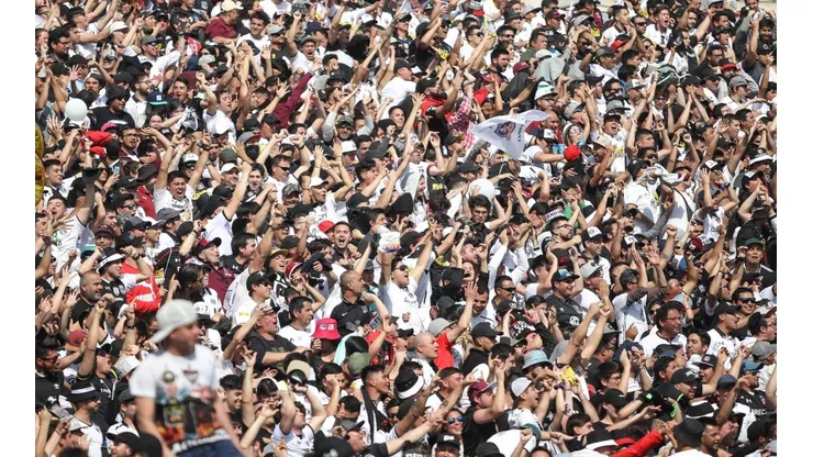 Hinchas albos fueron agredidos en Bolivia