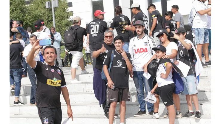 Hinchas albos fueron agredidos en Bolivia