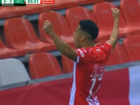 Delgado saca provecho de su velocidad para anotar un golazo en México