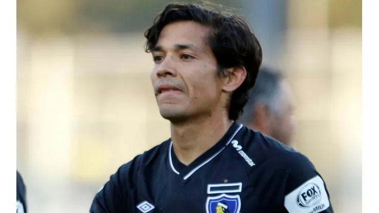 Matías Fernández asoma como titular
