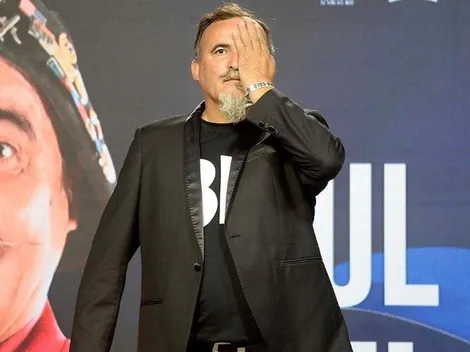 Paul Vásquez se tapa el ojo y sorprende con su pulsera de Colo Colo