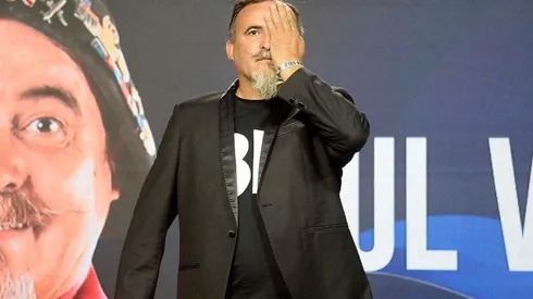 Paul Vásquez con la pulsera de Colo Colo