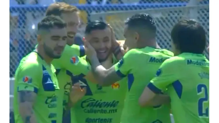 El ex colocolino anotó el empate transitoria ante Pumas.