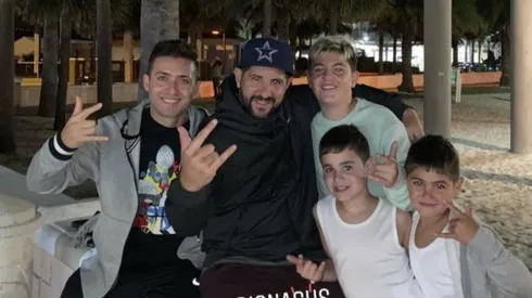 Agustín Orión se muestra muy colocolino en sus vacaciones