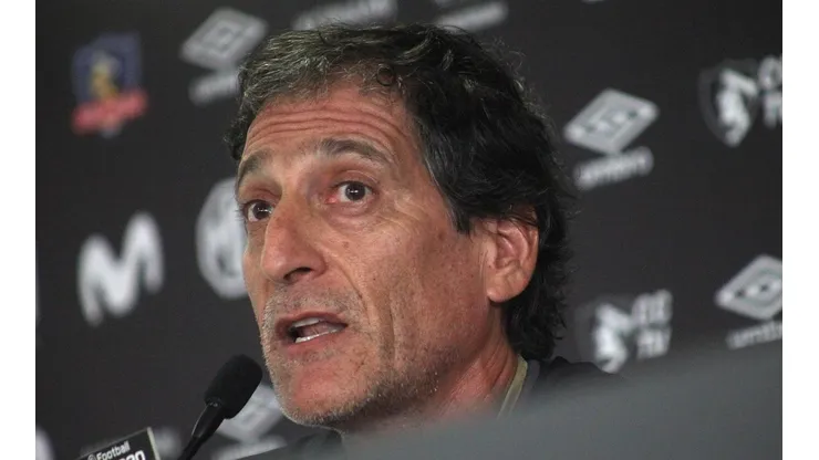 Mario Salas jugará un duelo clave ante Curicó Unido este lunes.