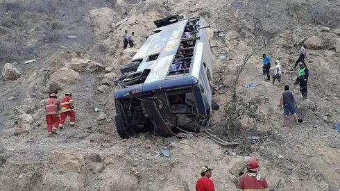 Así quedó el bus tras el fatal accidente