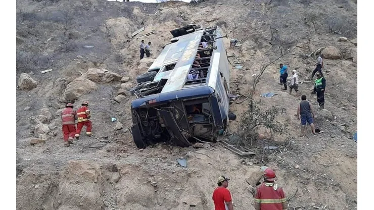 Así quedó el bus tras el fatal accidente