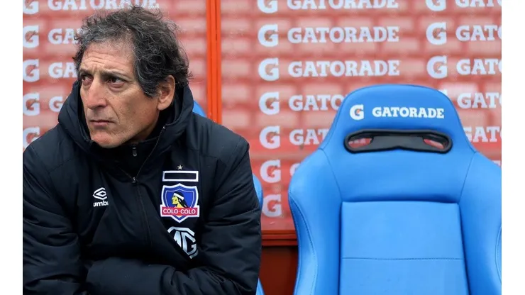 Mario Salas se va quedando sin respaldo en el plantel