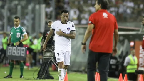 Esteban Paredes será baja dos meses, tras fracturarse cuatro costillas