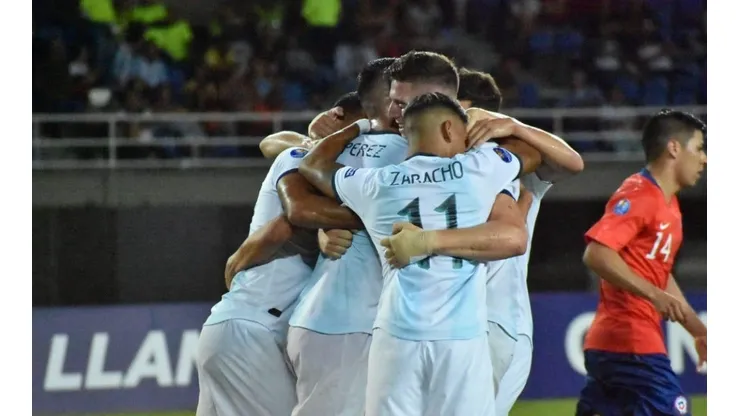 Chile cae 2-0 ante una Argentina contundente