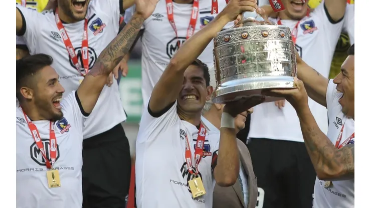 El Almirante levantó la copa con Esteban Paredes.