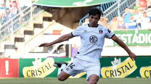 Matías con la camiseta de Colo Colo, 13 años después