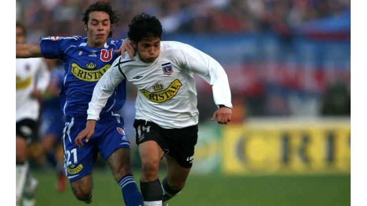 Matías dejando en el camino a Marcelo Díaz