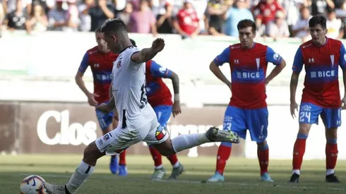 El penal de Leo Valencia que mandó el duelo a la definición desde los 12 pasos.