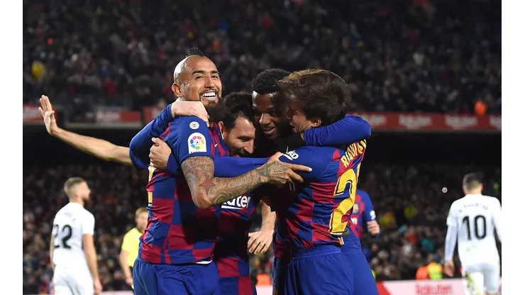 Arturo Vidal aporta con asistencia en triunfo del Barcelona