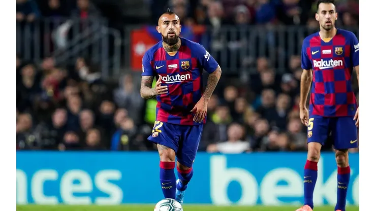 Arturo Vidal será titular en el Barcelona ante el Granada