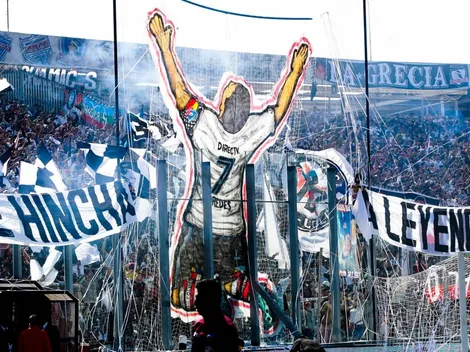 Esteban comparte con hinchas albos en firma de mural en El Bosque