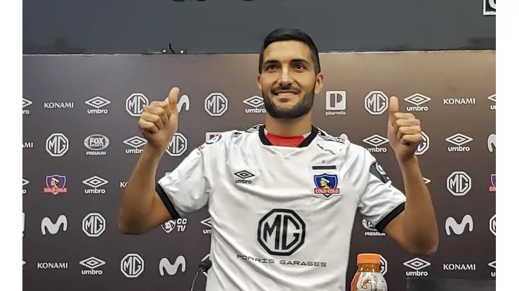 Blandi fue presentado el viernes como nuevo delantero de Colo Colo