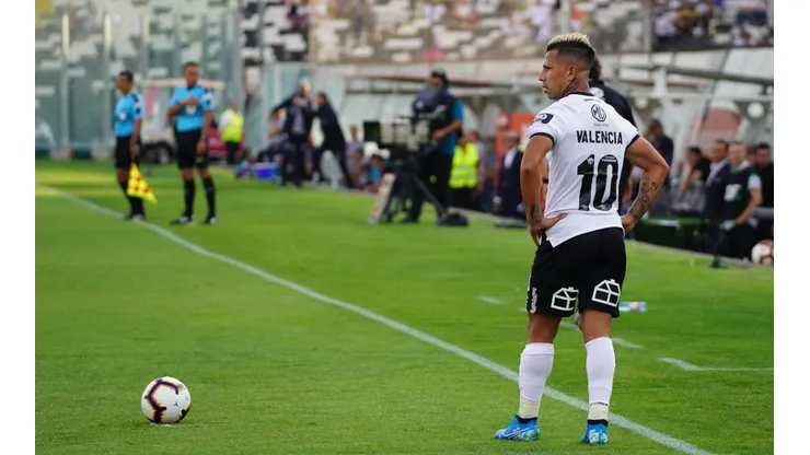 Colo Colo recibe a Godoy Cruz en el Estadio Monumental
