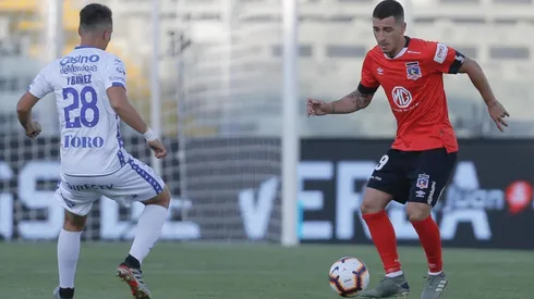 Colo Colo enfrenta a Godoy Cruz en el Estadio Monumental