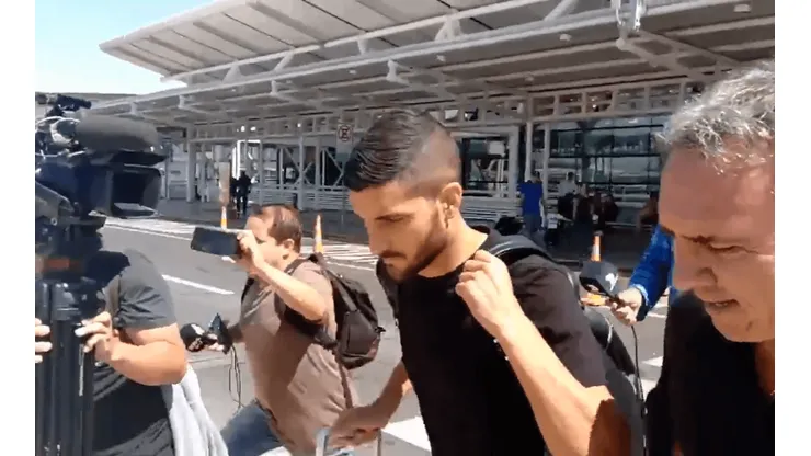 Nicolás Blandi llega a Chile en compañía de Marcelo Espina
