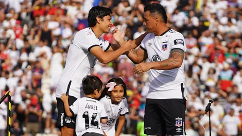 Matías Fernández junto a Esteban Paredes en la Noche Alba en el Estadio Monumental.