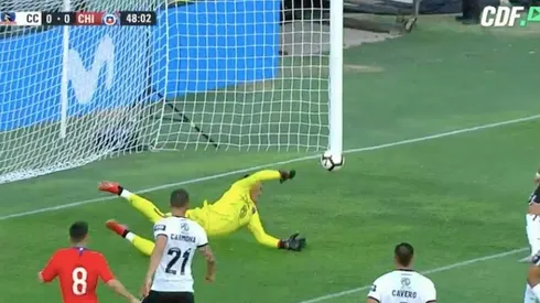 Miguel Pinto se luce con atajada