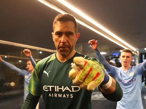 La prensa inglesa no se cansa de pegarle a Claudio Bravo