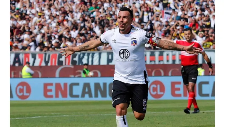 Esteban Paredes vive su última Noche Alba