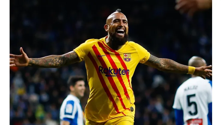 Arturo Vidal aparece en el empate del Barcelona ante el Espanyol