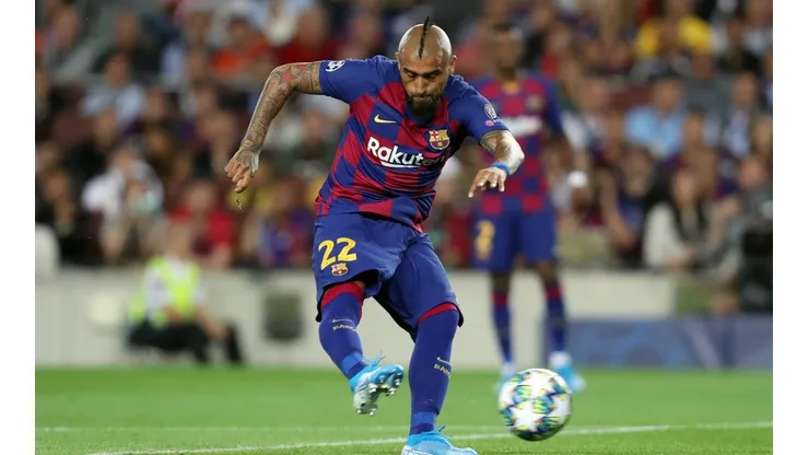 Arturo Vidal es suplente en la visita del Espanyol al Barcelona