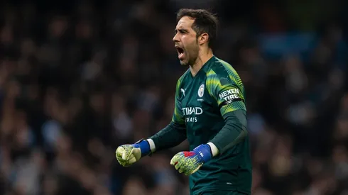 Claudio Bravo titular en Manchester City vs Everton