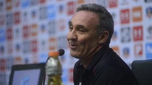 Marcelo Espina anda de buen humor con el tema refuerzos