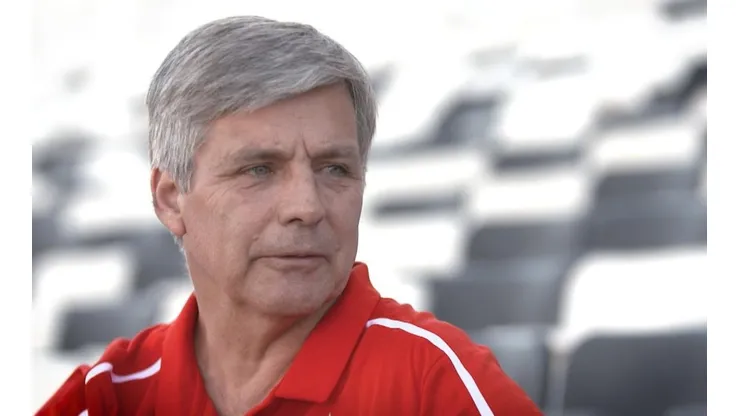 Harold Mayne-Nicholls quiere una nueva constitución para el país
