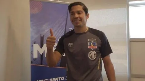 Matías Fernández viste la ropa de entrenamiento del Cacique