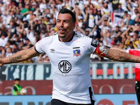 Esteban Paredes renueva con Colo Colo para la temporada 2020