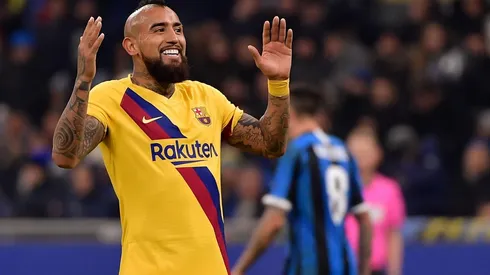 Arturo Vidal recibe duras criticas y elogios de la prensa catalana